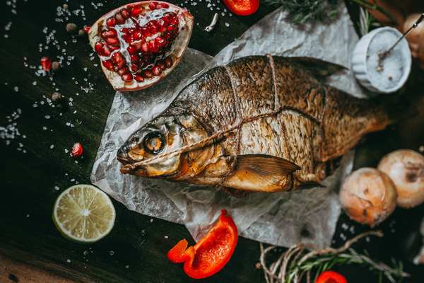 Лещ горячего копчения 