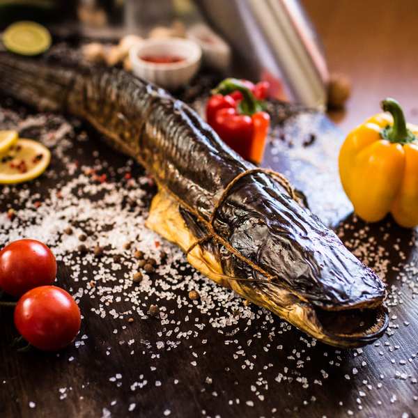 Сом горячего копчения